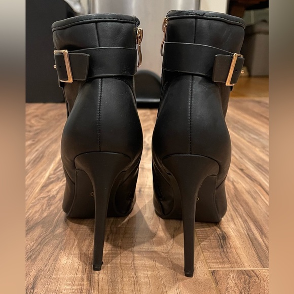 Glaze Leather Moto Booties 6.5 maroon accent 4” heel - Picture 6 of 12